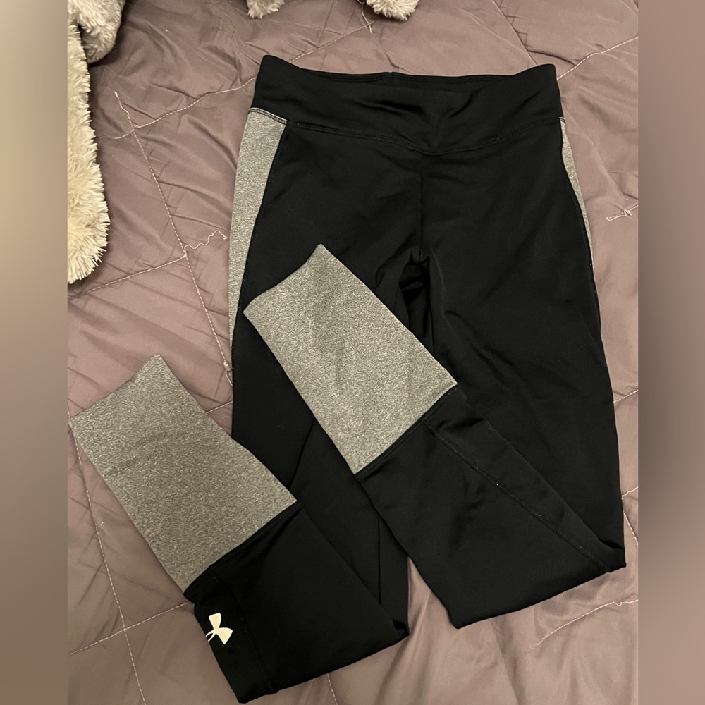 under armor leggings with grey